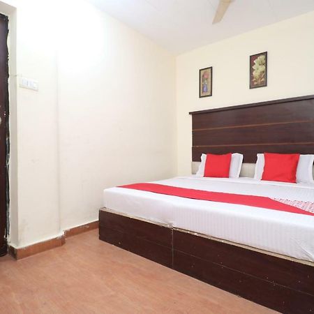 Abadpura Oyo 29852 Hotel Golden View מראה חיצוני תמונה