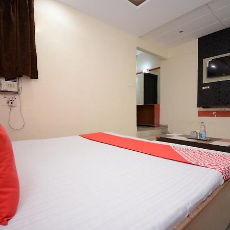 Abadpura Oyo 29852 Hotel Golden View מראה חיצוני תמונה