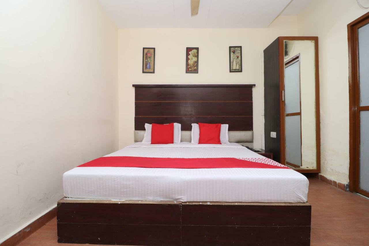 Abadpura Oyo 29852 Hotel Golden View מראה חיצוני תמונה