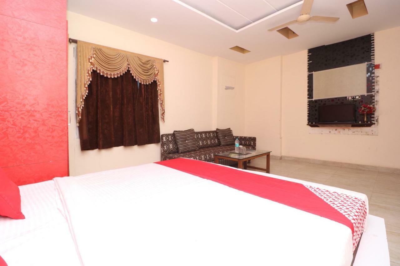 Abadpura Oyo 29852 Hotel Golden View מראה חיצוני תמונה