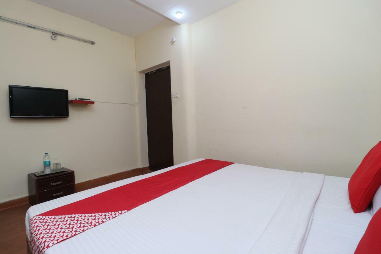 Abadpura Oyo 29852 Hotel Golden View מראה חיצוני תמונה
