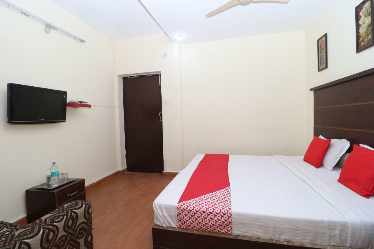Abadpura Oyo 29852 Hotel Golden View מראה חיצוני תמונה