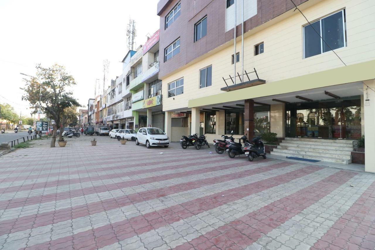 Abadpura Oyo 29852 Hotel Golden View מראה חיצוני תמונה