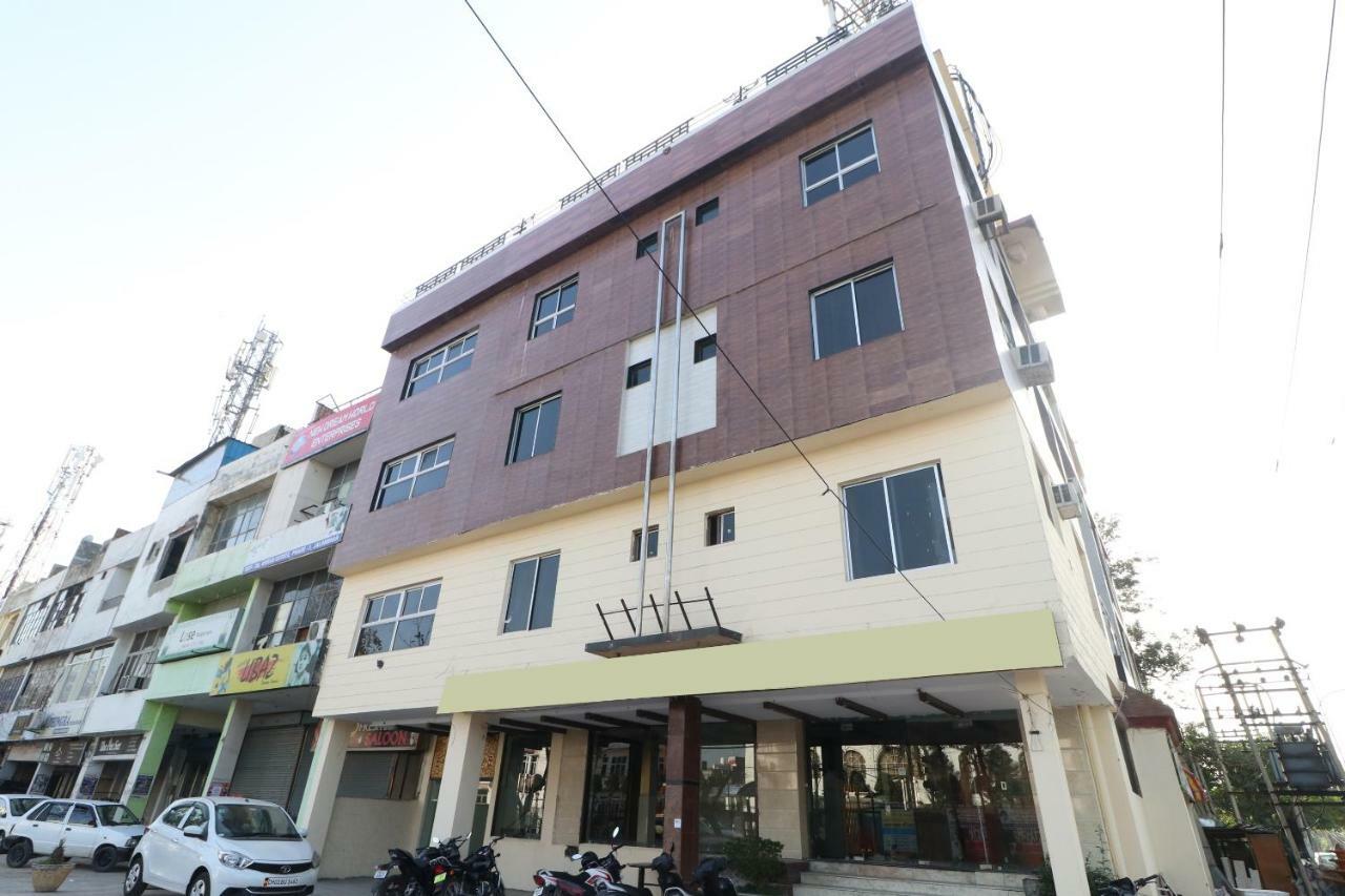 Abadpura Oyo 29852 Hotel Golden View מראה חיצוני תמונה
