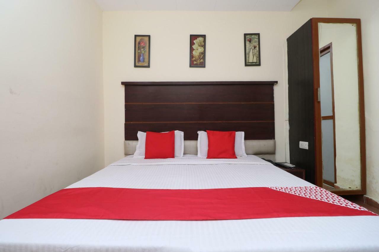 Abadpura Oyo 29852 Hotel Golden View מראה חיצוני תמונה