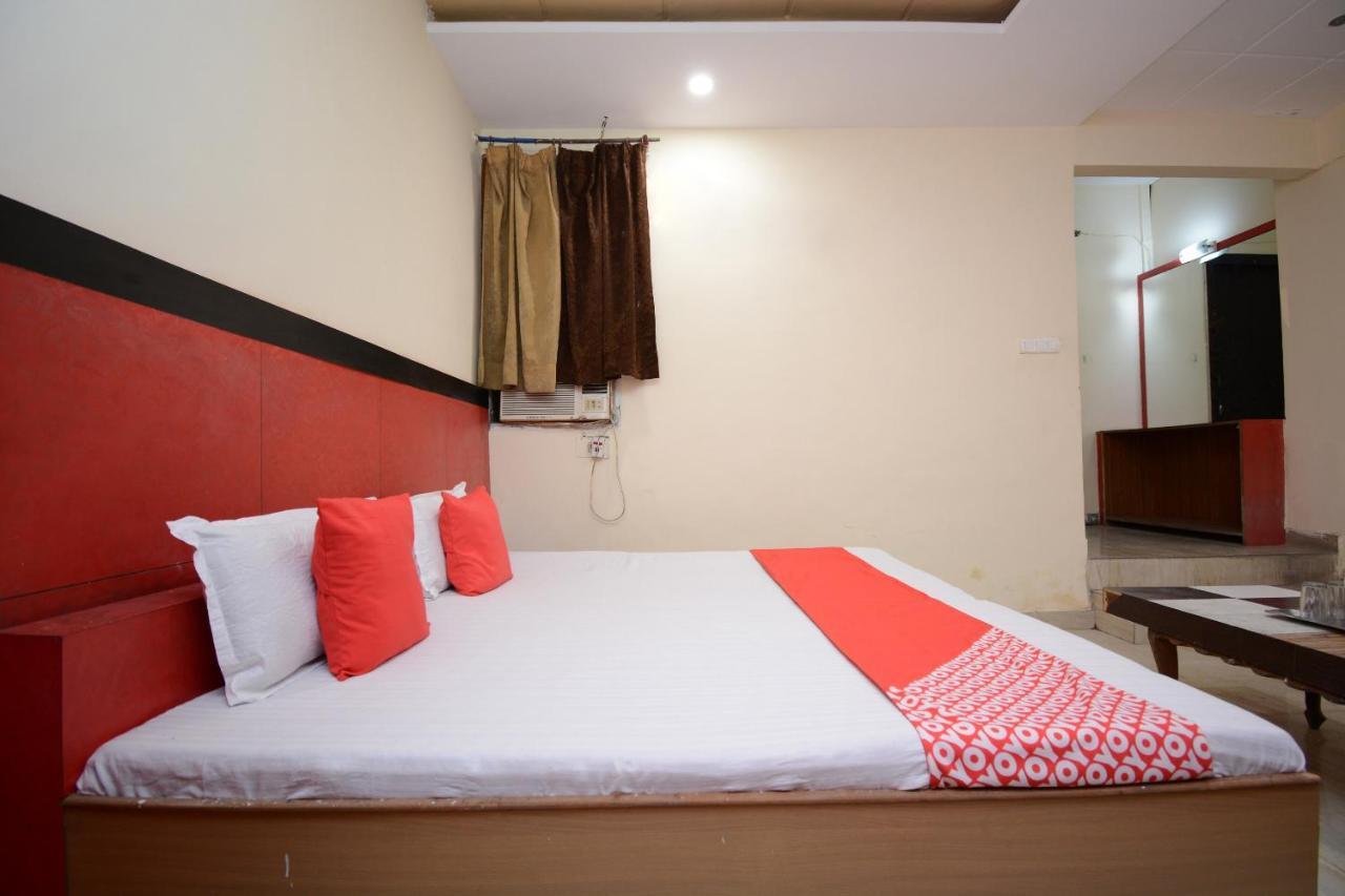 Abadpura Oyo 29852 Hotel Golden View מראה חיצוני תמונה