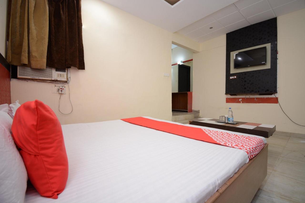 Abadpura Oyo 29852 Hotel Golden View מראה חיצוני תמונה
